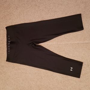 Under Armour Women Black Heatgear Compression Capris